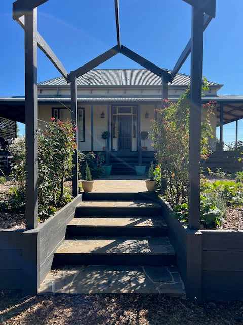 Greetings and Welcome to Chandler's Cottage