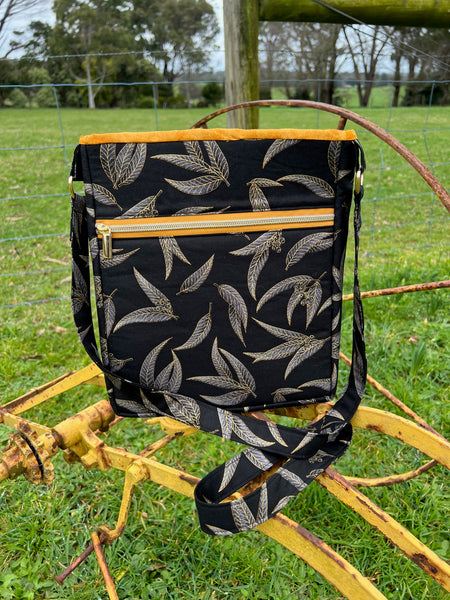 Multi Pocket Satchel Kit - Black/Grey Gumleaves