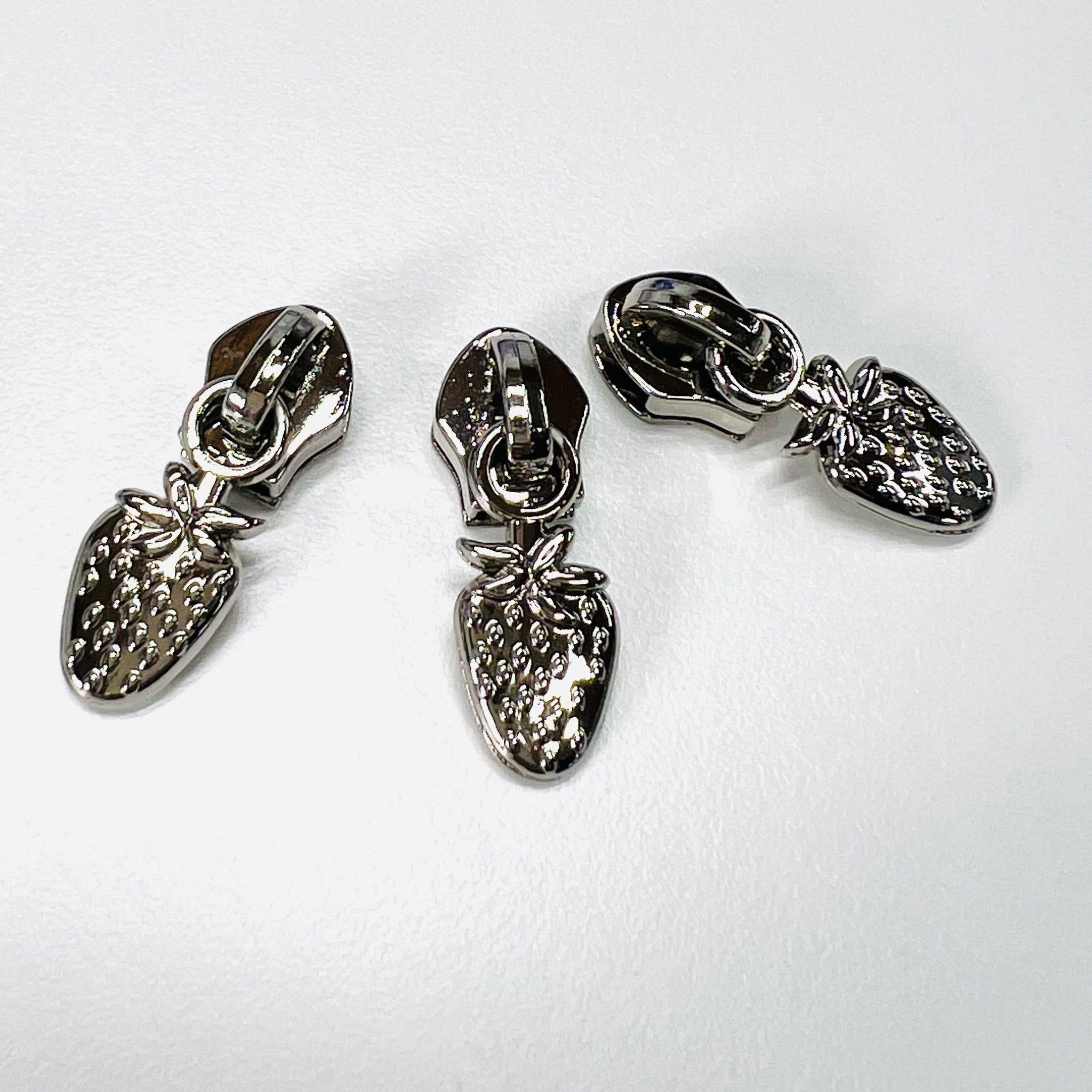 Zipper Pull - Strawberry 3pk - Silver